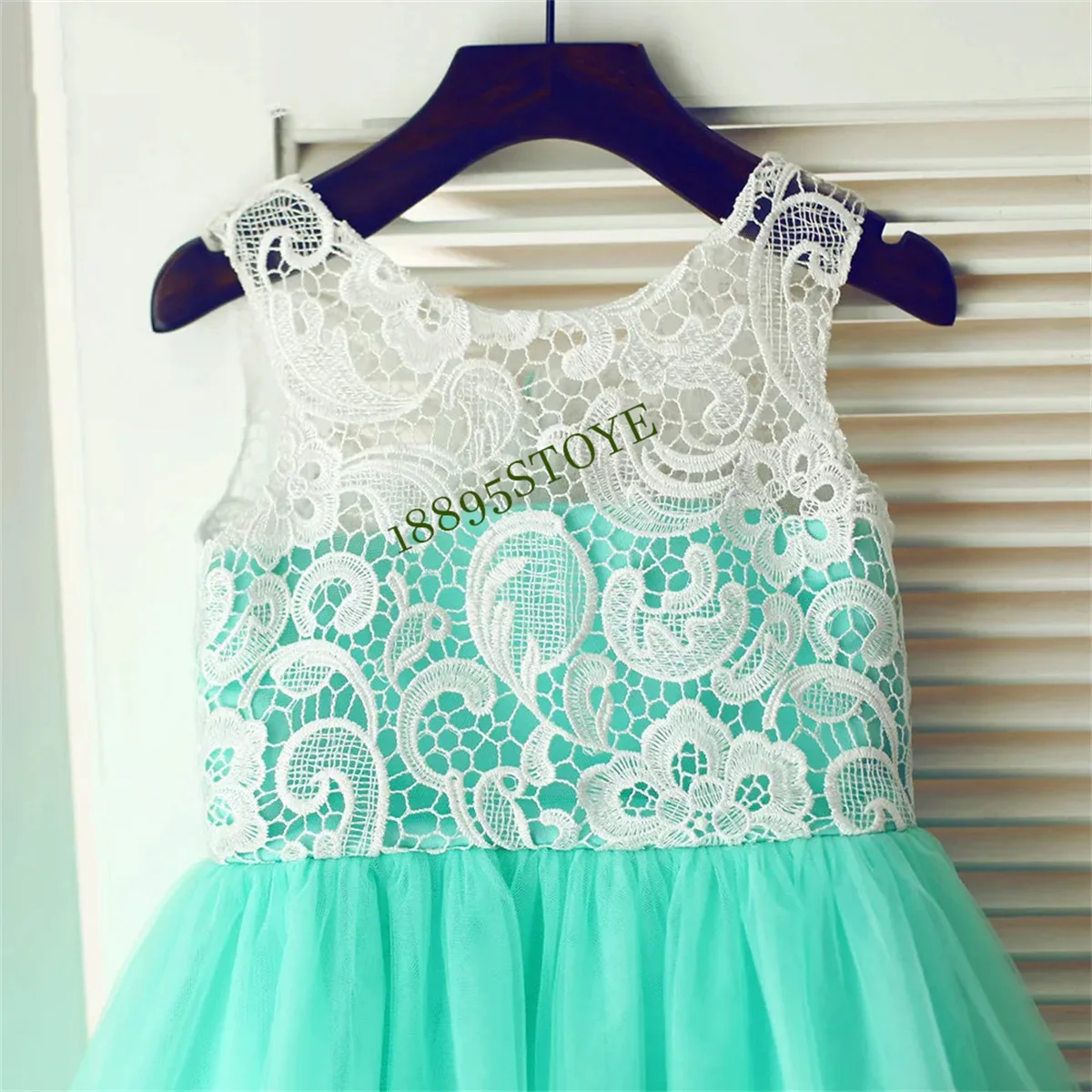 Cute Mint Flower Girls Dresses 2023 Lace Bodice Buttons Baby Wedding Party Dresses A line Tulle Child Gown Kids Dress