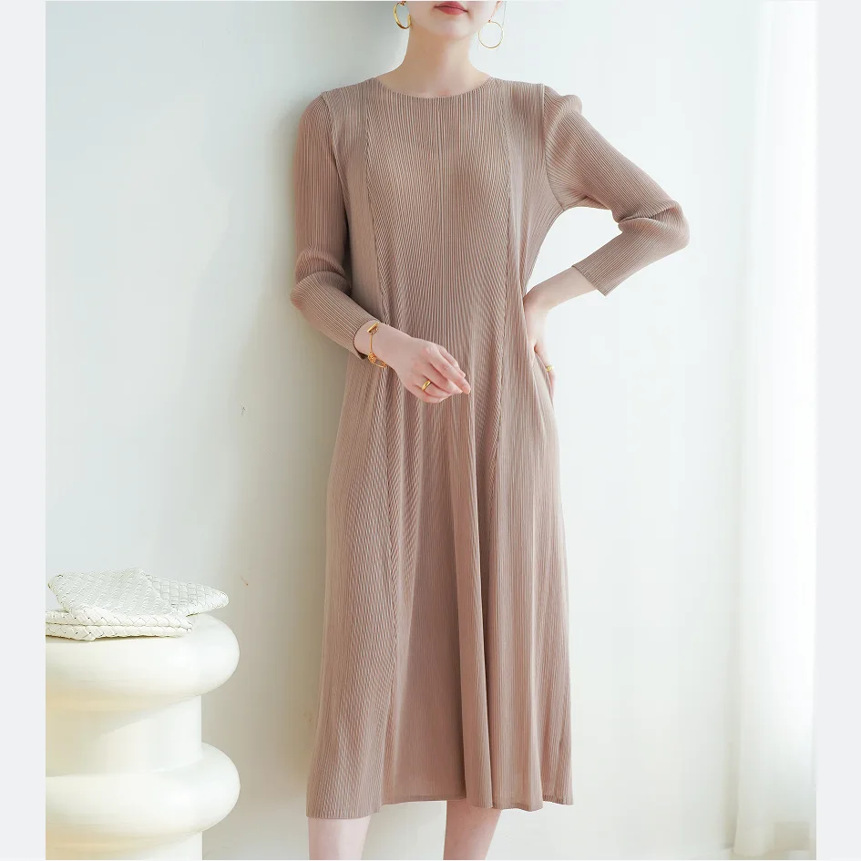 

Pleats Pleated Fashion Ultra-positive Three-dimensional Version Of The Thin High-end Dress 2024 Early Spring New Women Clothing