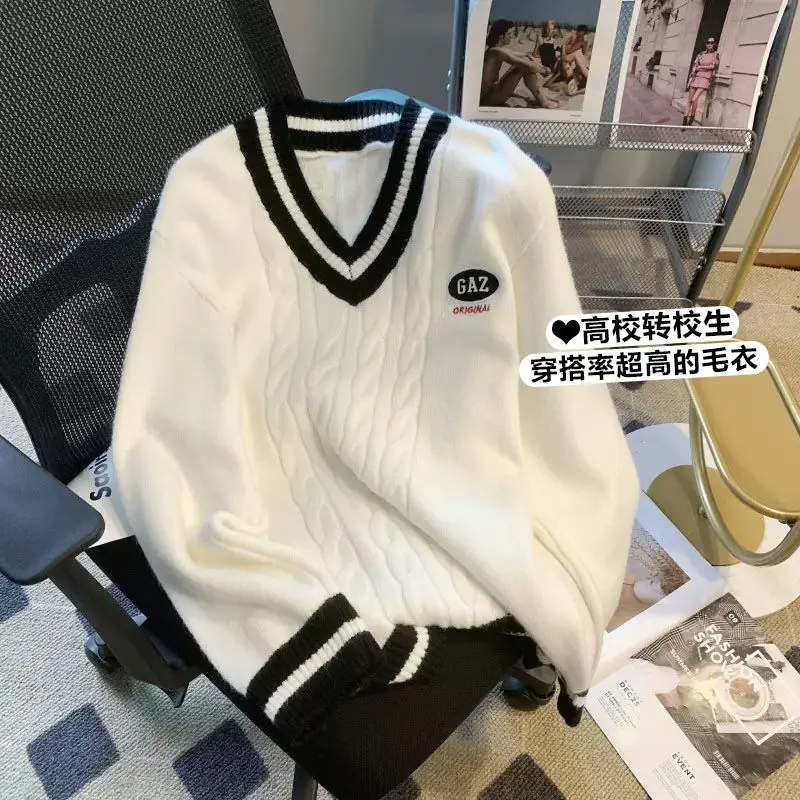 

College Style Contrasting V-neck Sweater for Women in Autumn and Winter Loose Twisted Sweater Casual Versatile Chic Top