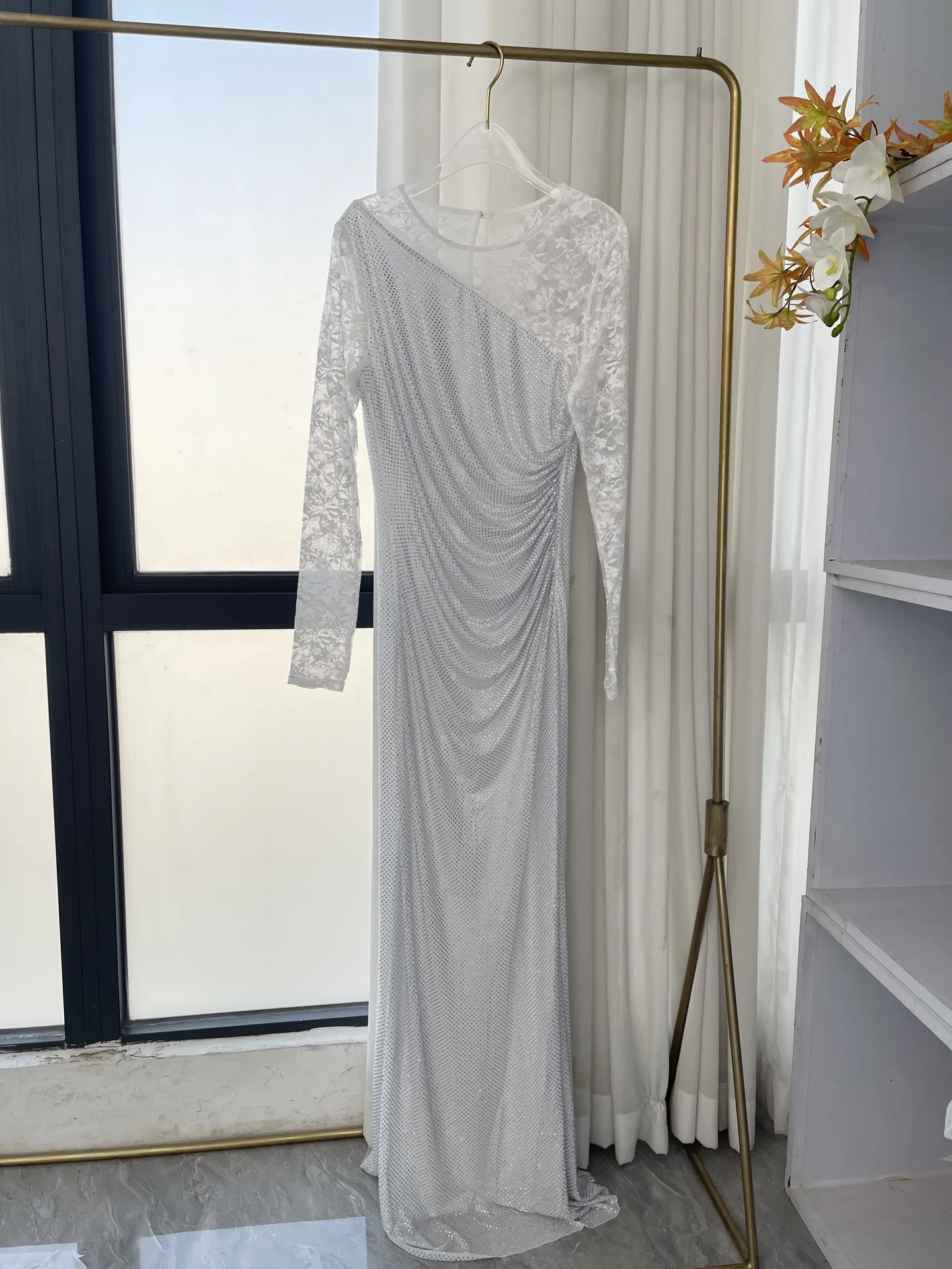 

2025 New Design White Sequin Long Sleeve Lace Patchwork Mermaid Fishtail High Slit Midi Dress