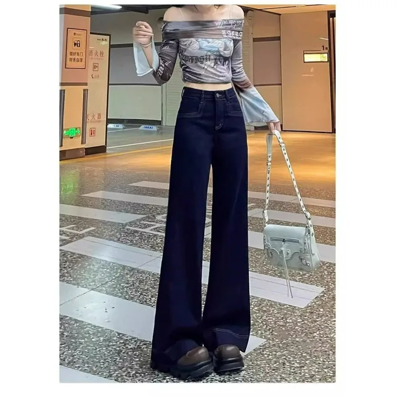 جينز أزرق من قماش الدنيم واسع الساق للنساء لربيع وخريف 2025 نمط جديد عالي الخصر مرن للتخسيس سروال فضفاض بطول الأرض