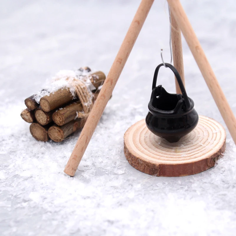 1Set 1/12 Dollhouse Miniature Wooden Hanging Burning Stove Campfire Fairy Garden Yard Landscape Outdoor Decoration