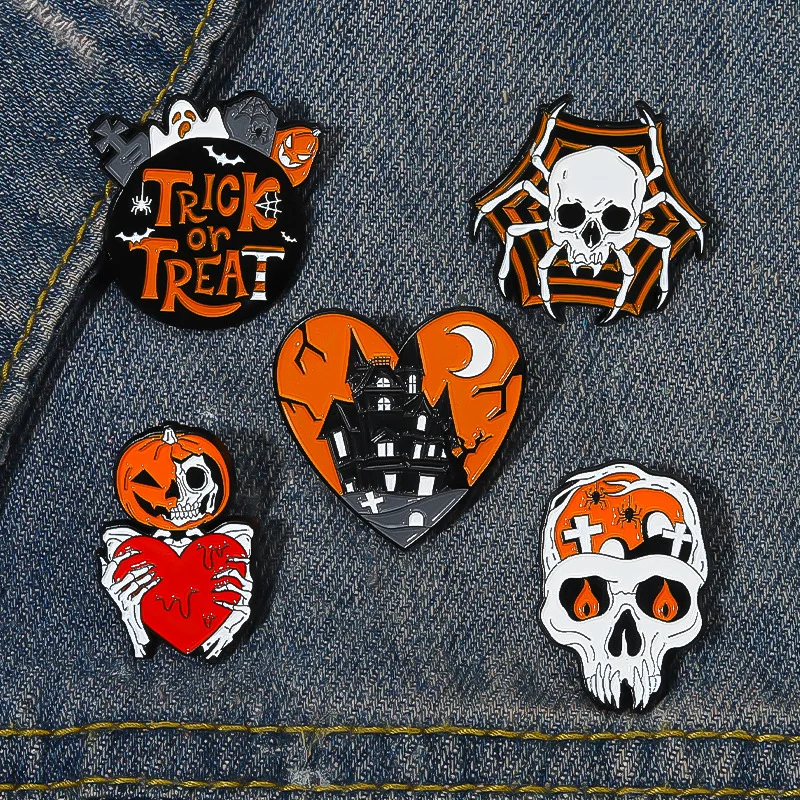 Punk Style Brooch Skull Rose Heart Brooch Halloween Cat Head Compass Wizard Hat Black Cat Alloy Brooches Enamel Badge Lapel Pins