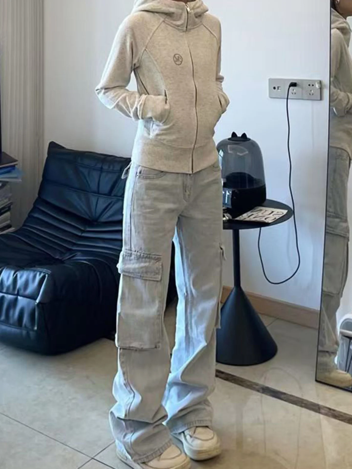 

Light Blue Women's Vintage American Sle High Waist Loose Straight Leg Floor Length Jeans Work Pants Multiple kets