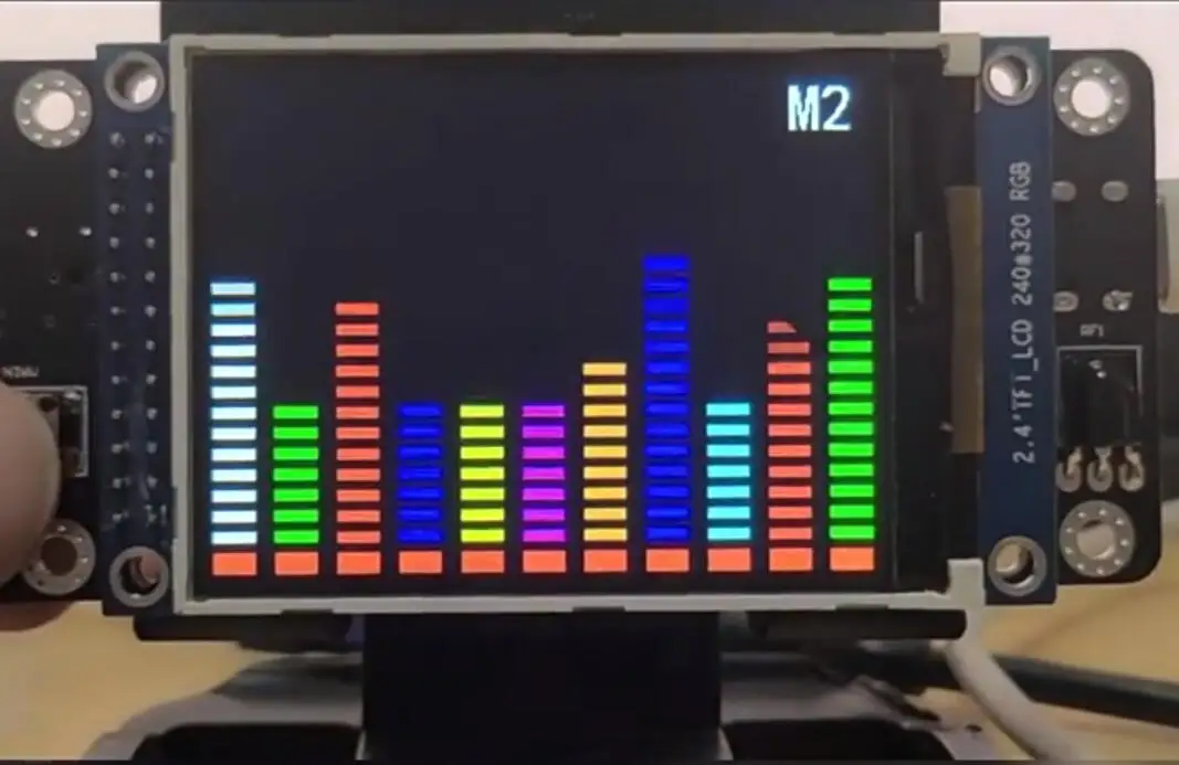 2.4 Inch TFT Music Spectrum Display with Thermometer Voltage Detection for Power Amplifier Audio Installation Display Monitoring