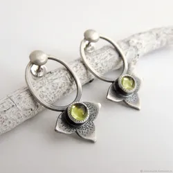 Vintage circle flower metal hand thumped pattern earrings fashion silver plated inlaid green crystal drop earrings women
