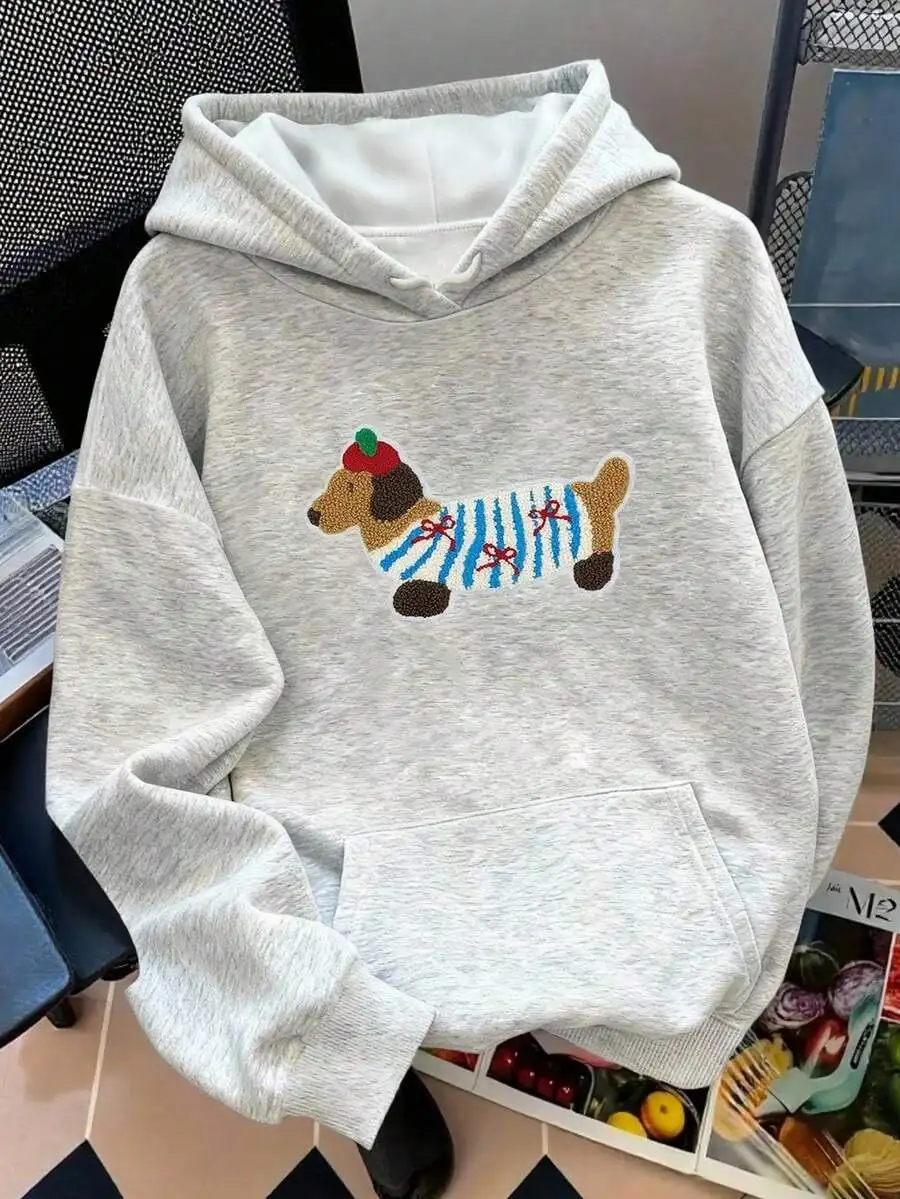 

Симпатичная серая толстовка с аппликацией таксы для женщин, свободный повседневный осенний свитшот с карманом