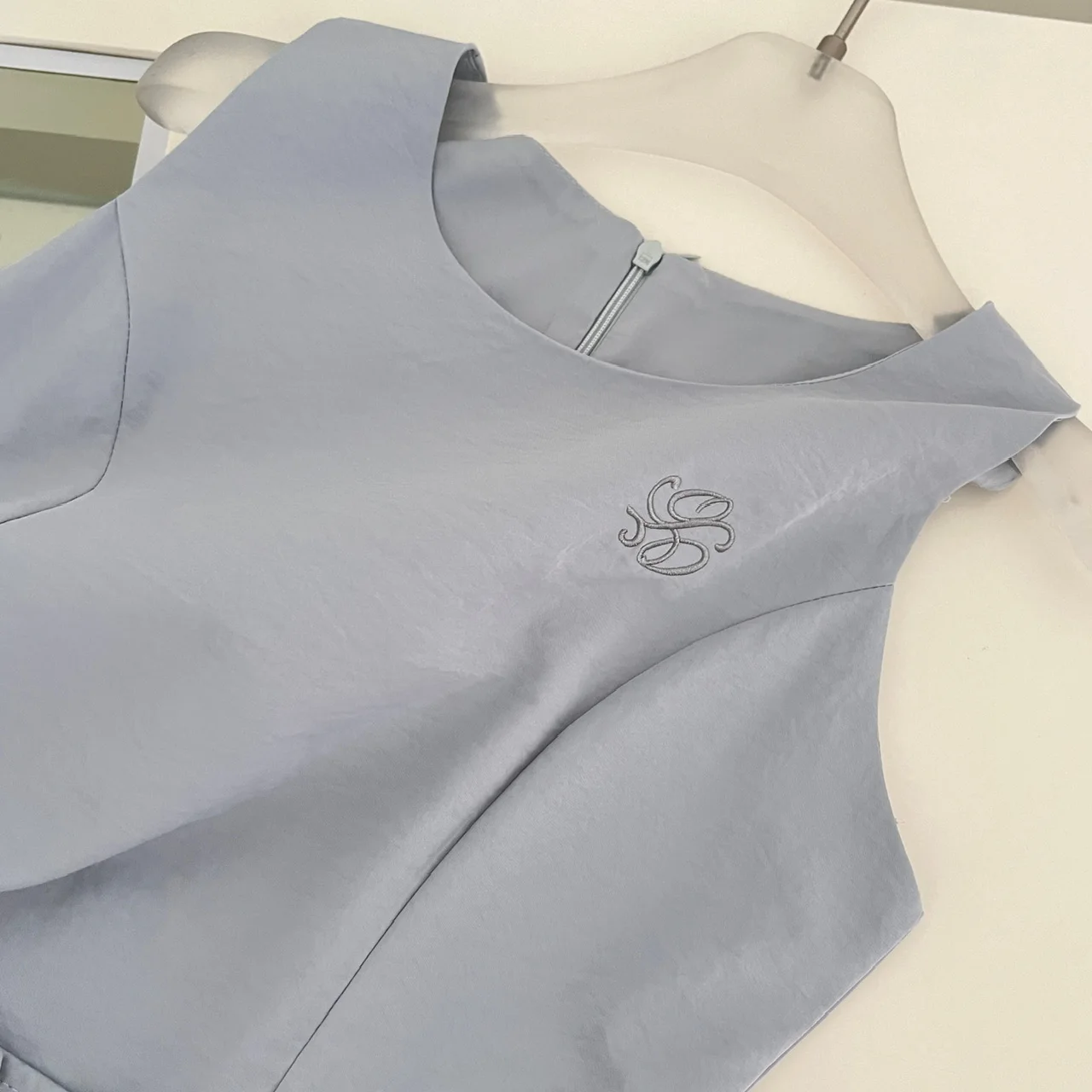 กระโปรงทรงเอวสูงจีบพลีทสไตล์เกาหลีลำลองสำหรับฤดูร้อน ช่วยให้เอวดูเล็กลง