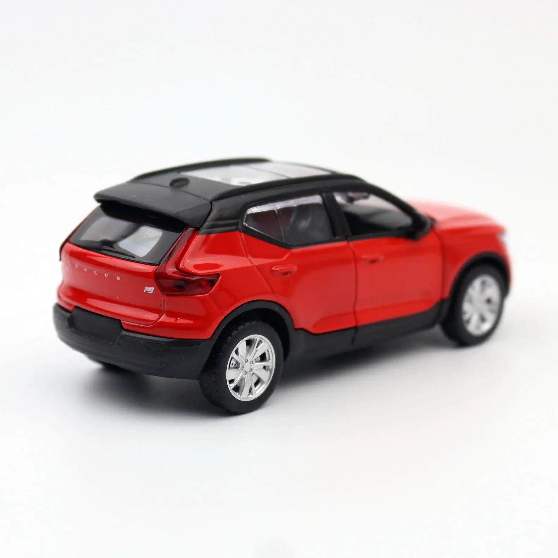 1/39 Volvo XC40 SUV Toy Car For Children MSZ Diecast Hybrid Vehicle Miniature Pull Back Free Wheels Collection Gift For Boys