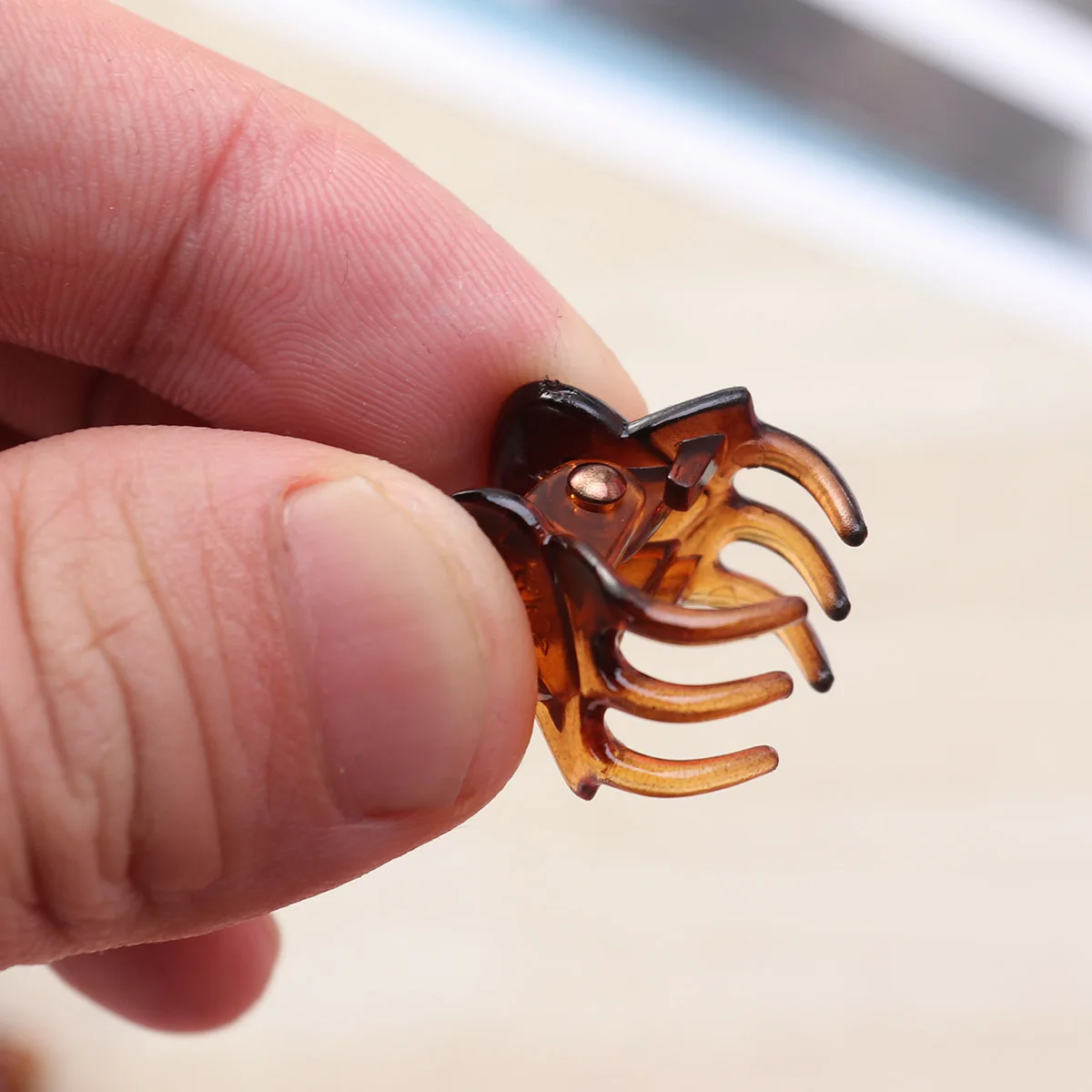 

Brown Small Mini Jaw Clips Chunky Hair Claws For Women Girls Plastic Hairpins Styling Accessories Non-Slip Grip Hair Tools