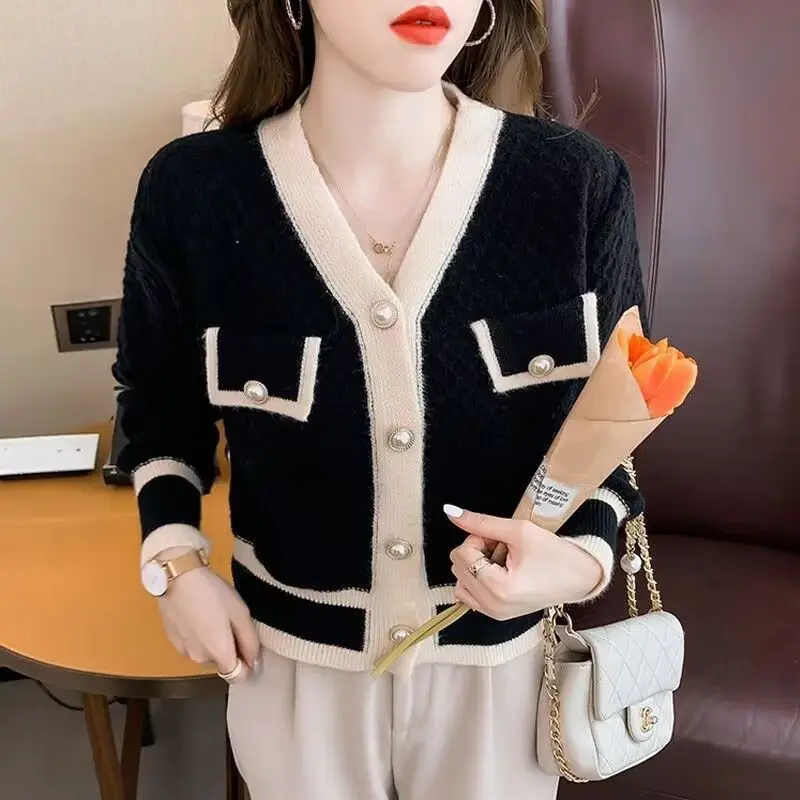 2023 New Autumn and Winter Fashion Cardigan Small Fragrant V-neck Spliced Knitted Sweater Temperament Casual Women\'s Coat