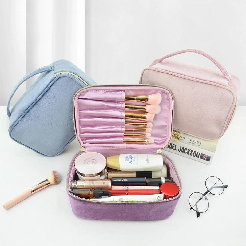New Velvet Handheld Cosmetic Bag Velvet Large Capacity Makeup Storage Bag Multifunctional Portable Travel Washroom Storage Bag
