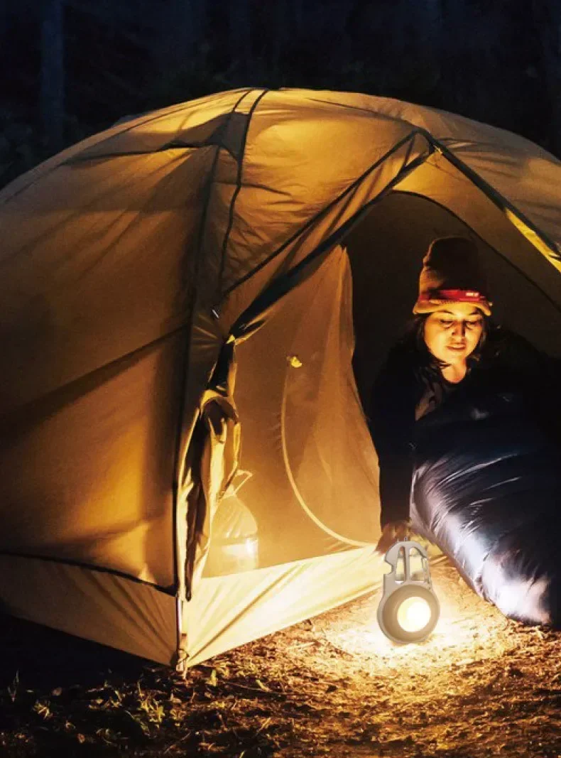 Interfaccia USB ricaricabile portatile multifunzionale Luce da lavoro a LED Luce da campeggio esterna di emergenza Luce portachiavi per arrampicata su roccia