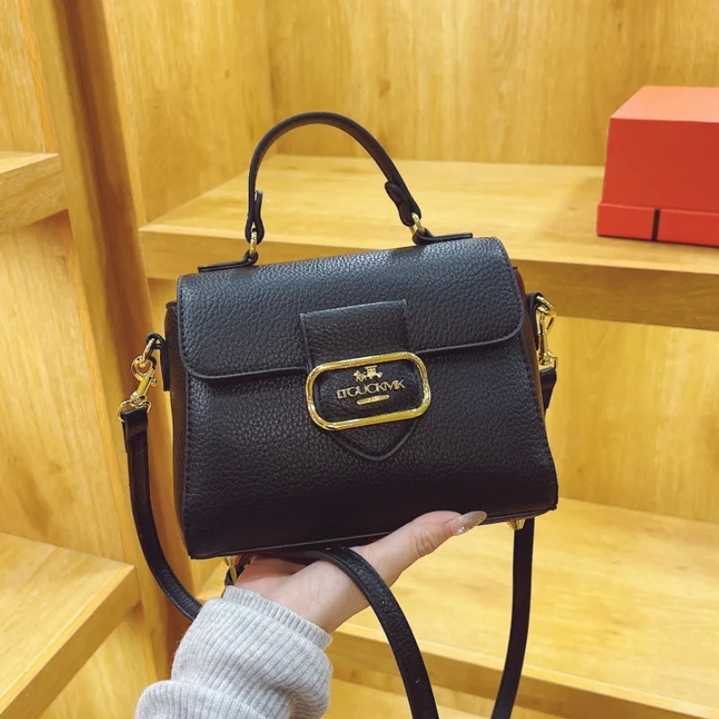 

Ladies' fashionable new soft leather-covered flip-top bag, exquisite carriage logo, classic and retro single-shoulder crossbody