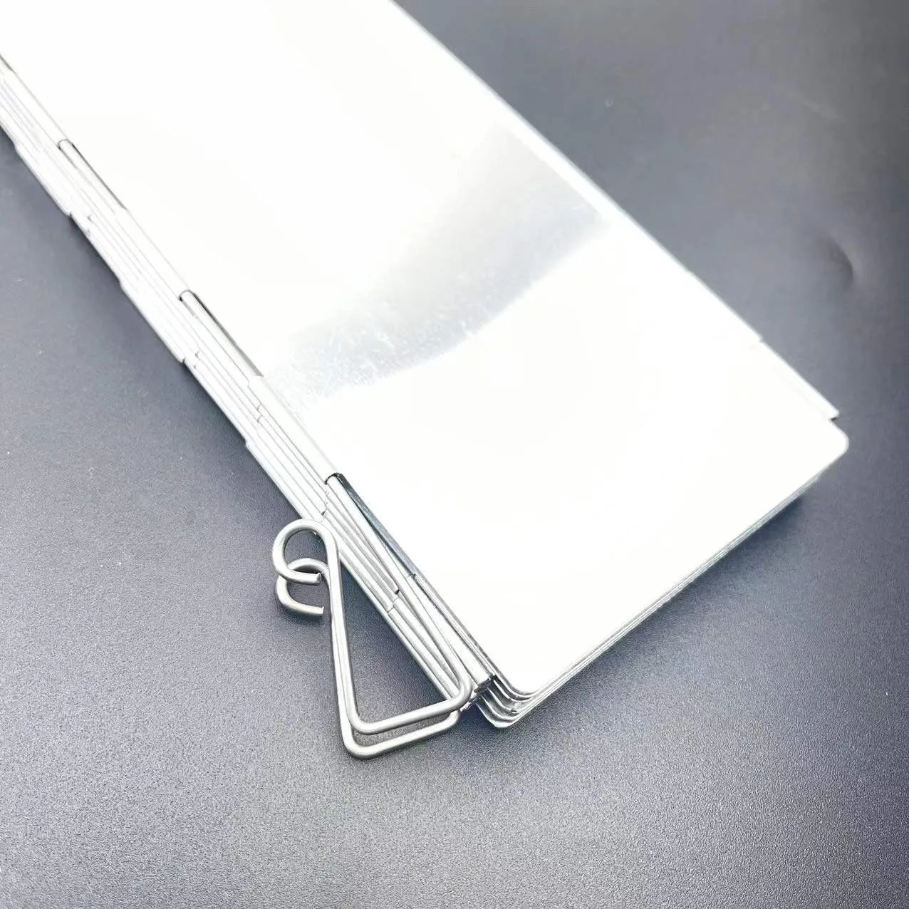 Ultraleichte Windschutzschilde aus Aluminiumlegierung für Campingkocher, faltbar mit Einsätzen, ideal für Outdoor-Kochen und Picknicks – Detail 4