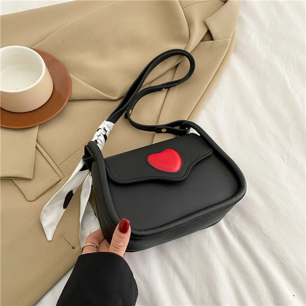 Slanting Cross Bag Female Hundred Fashion Love Retro Saddle Bag Niche Shoulder Bag