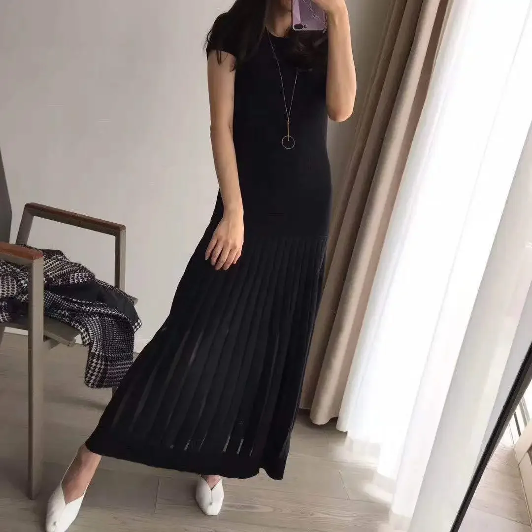 

Women's black knitted round neck dress Maxi party elegant dress