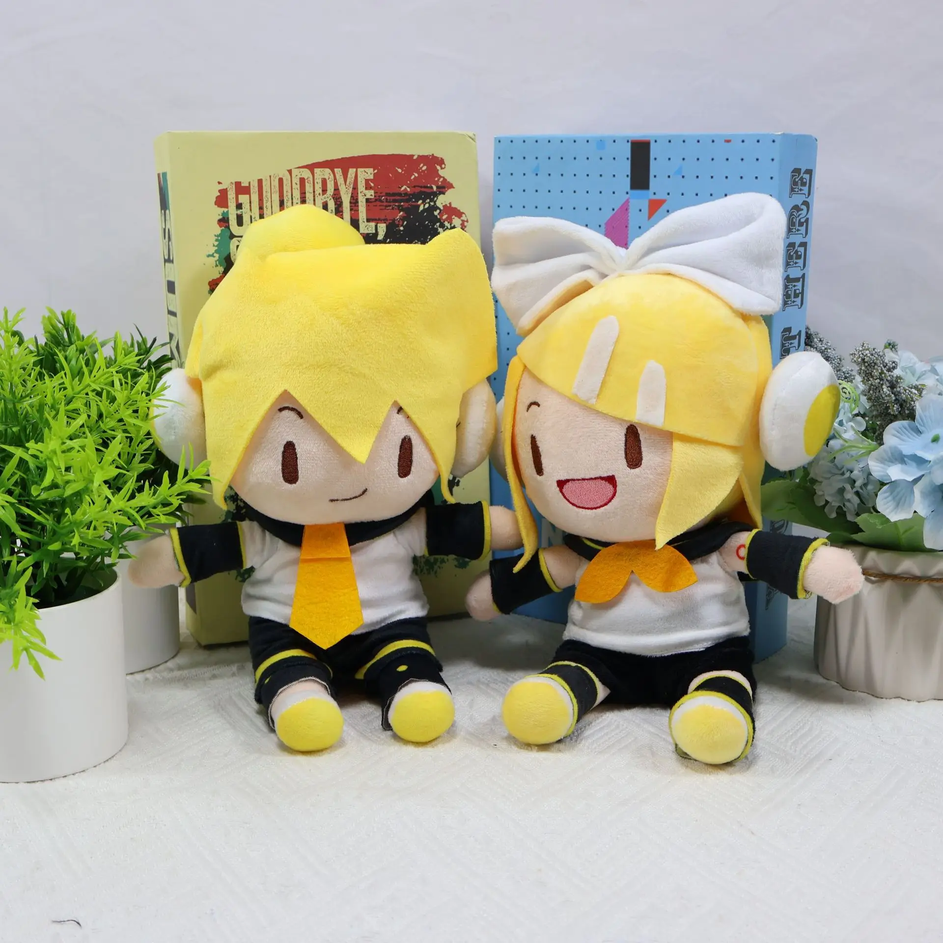 28CM New Anime Hatsune Miku Kagamine Len Rin kawaii Action Figure Model Plush toys doll ornament Gifts