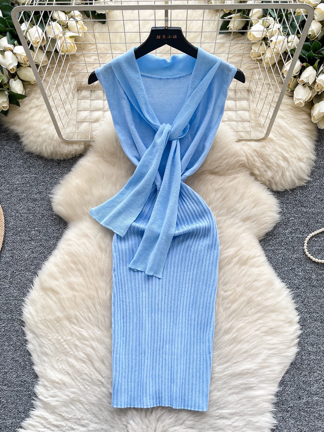 レディースセクシーサマーニットワンピース クロスストラップレス スリムフィット ウエストハイウエスト Aラインスカート ノースリーブ 通勤スタイル シティウェア