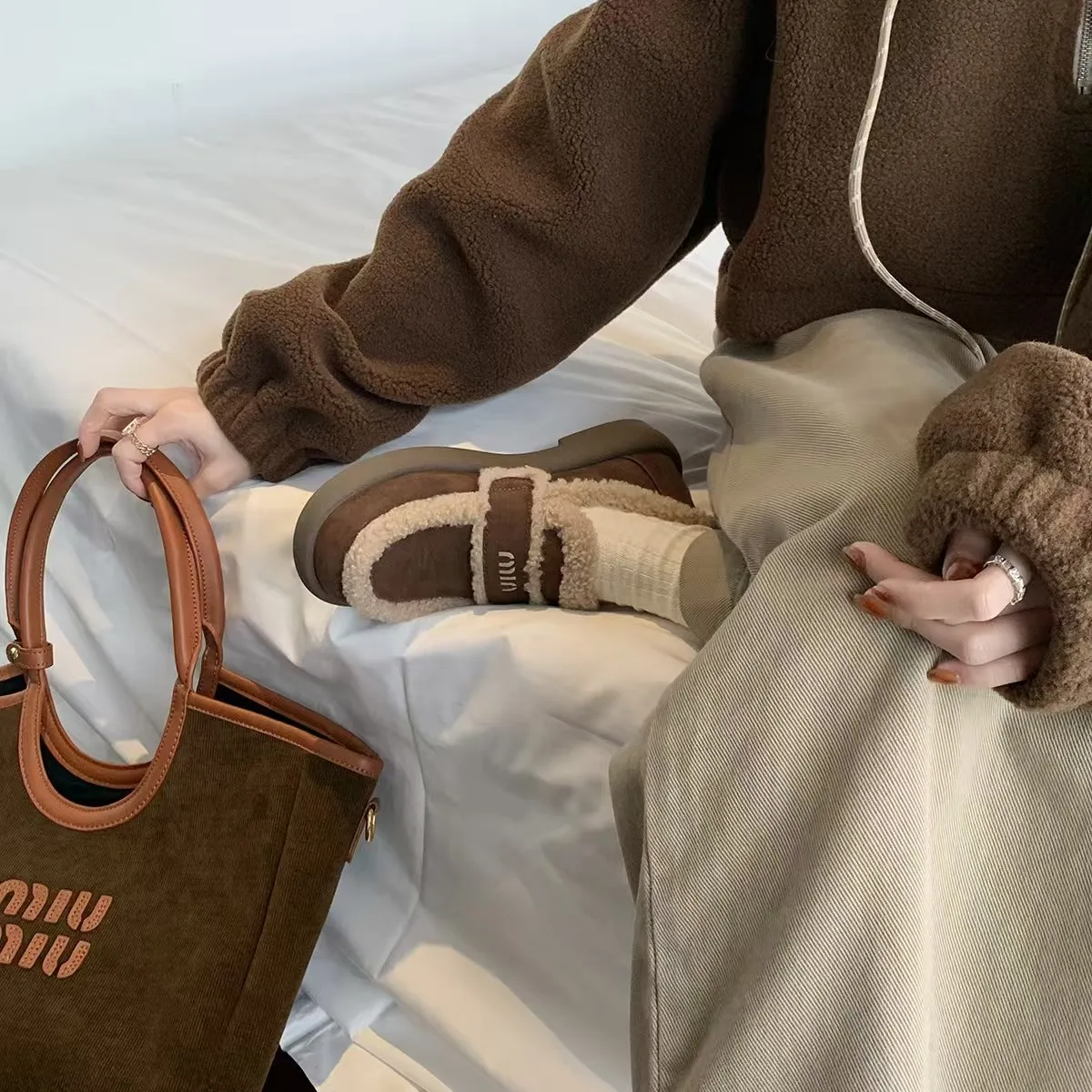 

Женская замшевая обувь, зимние теплые мокасины на флисовой подкладке с меховой подкладкой, рабочие повседневные лоферы без шнуровки для женщин, уличные туфли на плоской подошве