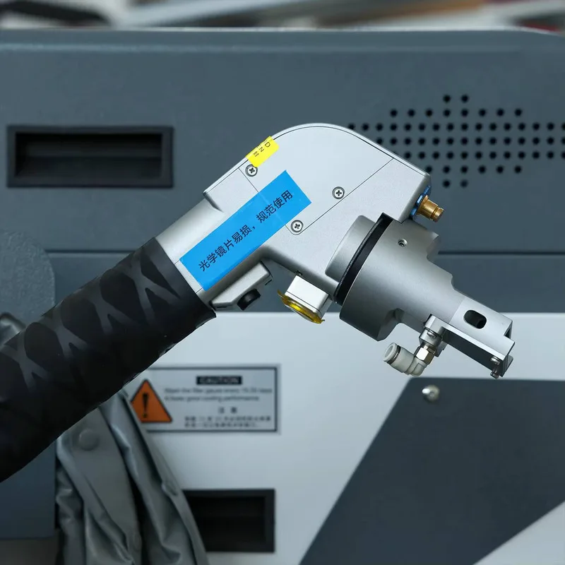 2000W 3000W Metal Equipment Rust Remover Good Effect Laser Cleaning Machine