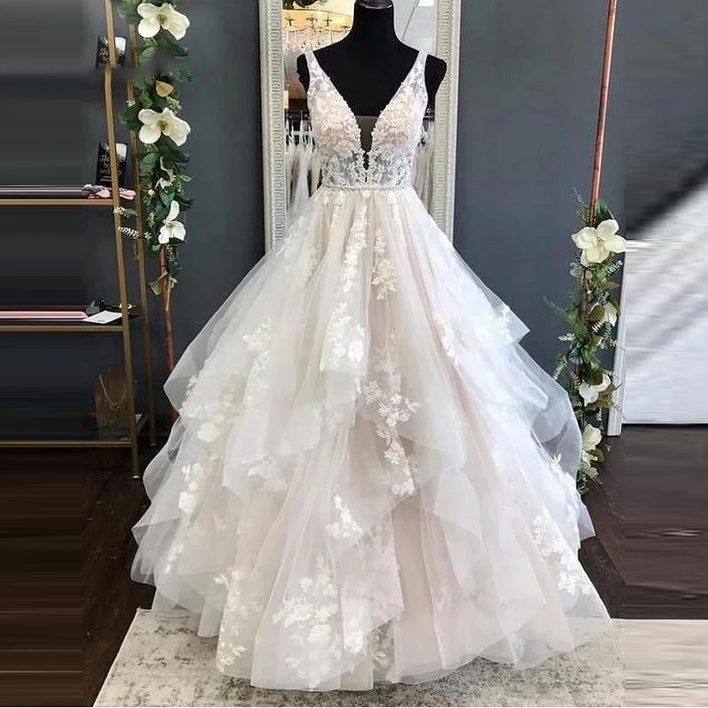 Lace Appliques Beaded Tulle Wedding Dresses V-Neck Sleeveless Floor-Length Ruffled Bridal Dress Long Wedding Gowns Custom Made