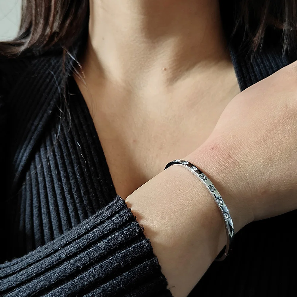 

Simple hexagonal zircon ladies 18K bracelet, fashionable stainless steel bracelet, Valentine's Day birthday gift for girlfriend