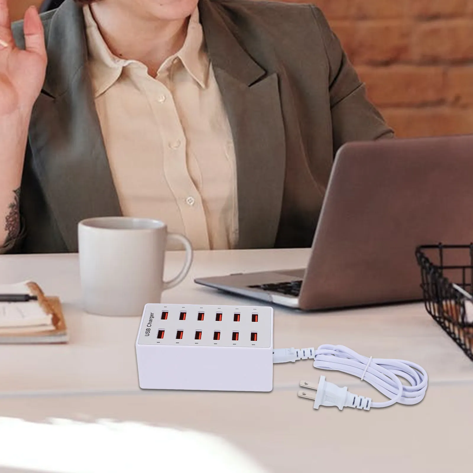 

Многопортовая USB-станция на 12 портов для настольной зарядки с технологией быстрой зарядки для телефонов, планшетов, MP3-плееров, цифровых камер