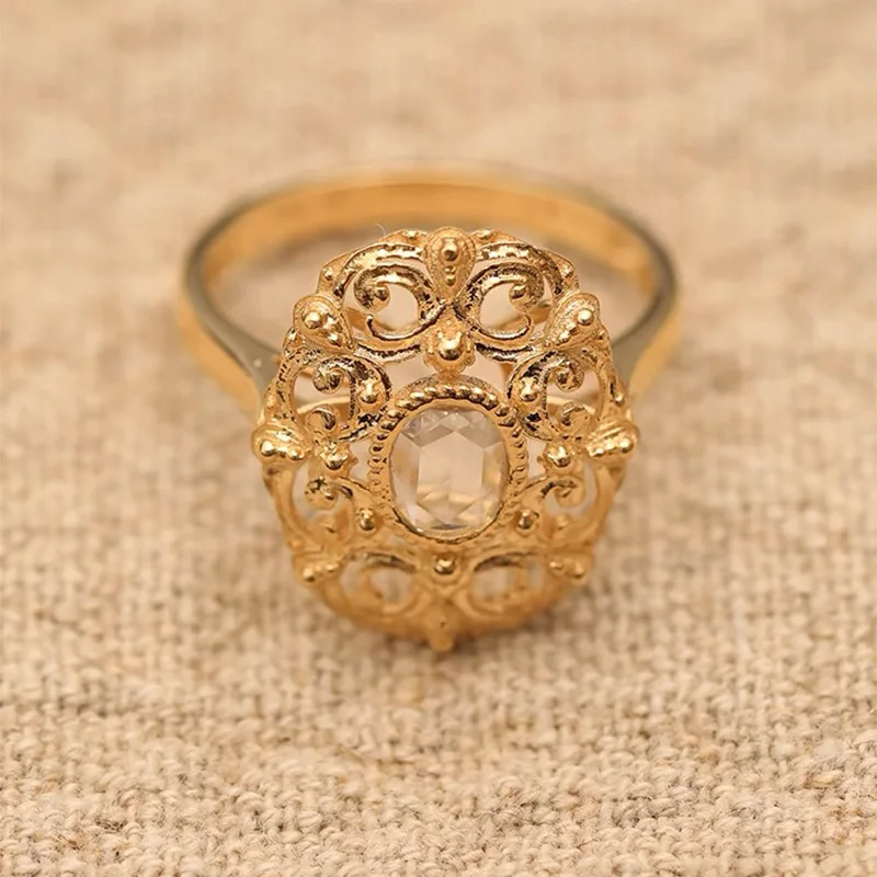 

Light luxury art retro palace style hollow out Exquisite floral patterns rings for women high-end crystal ring party jewelry