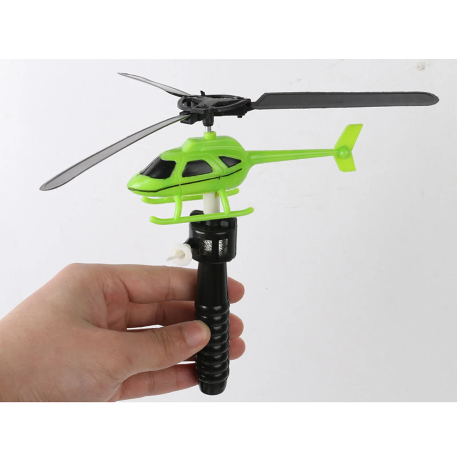 Juguete de helicóptero con cuerda para tirar, juguete creativo y divertido de helicóptero, juguete de regalo educativo para niños (Color aleatorio)