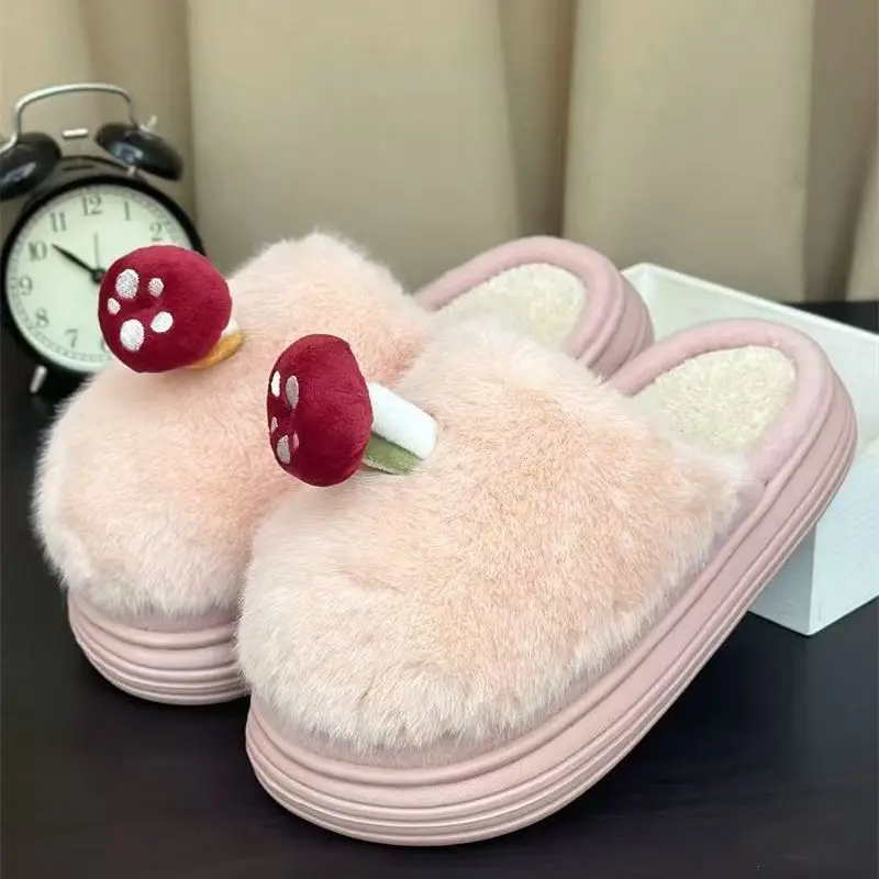 여성용 버섯 슬리퍼 여성용 흰색 푹신한 플랫폼 신발 여성 겨울 따뜻한 짧은 플러시 슬라이드 홈 슬리퍼
