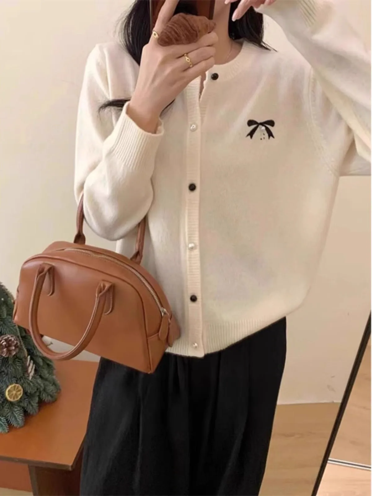 Christmas Red Bow Knitted Cardigan 2024 New Autumn/Winter Women\'s Round Neck Single Breasted Elegant Sweater Comfortable Coat