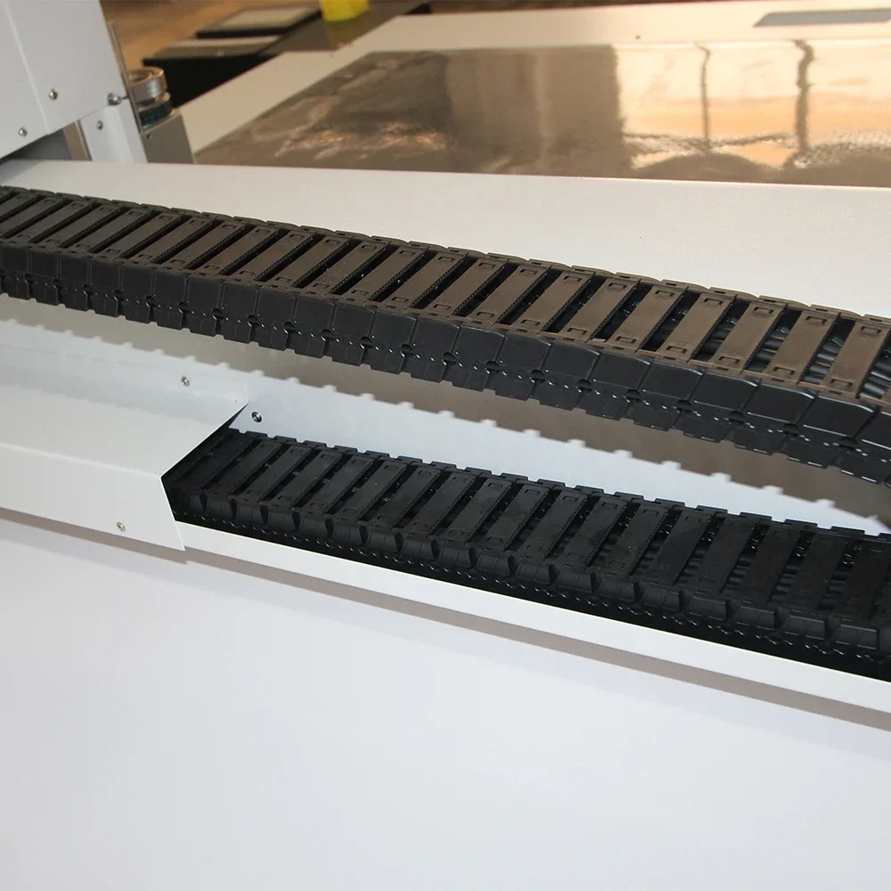 RUICAI Functional Oscillating Straight Knife Router CNC 2216 Rubber Gaskets Leather Carton Gasket CNC Cutting Machine with Punch