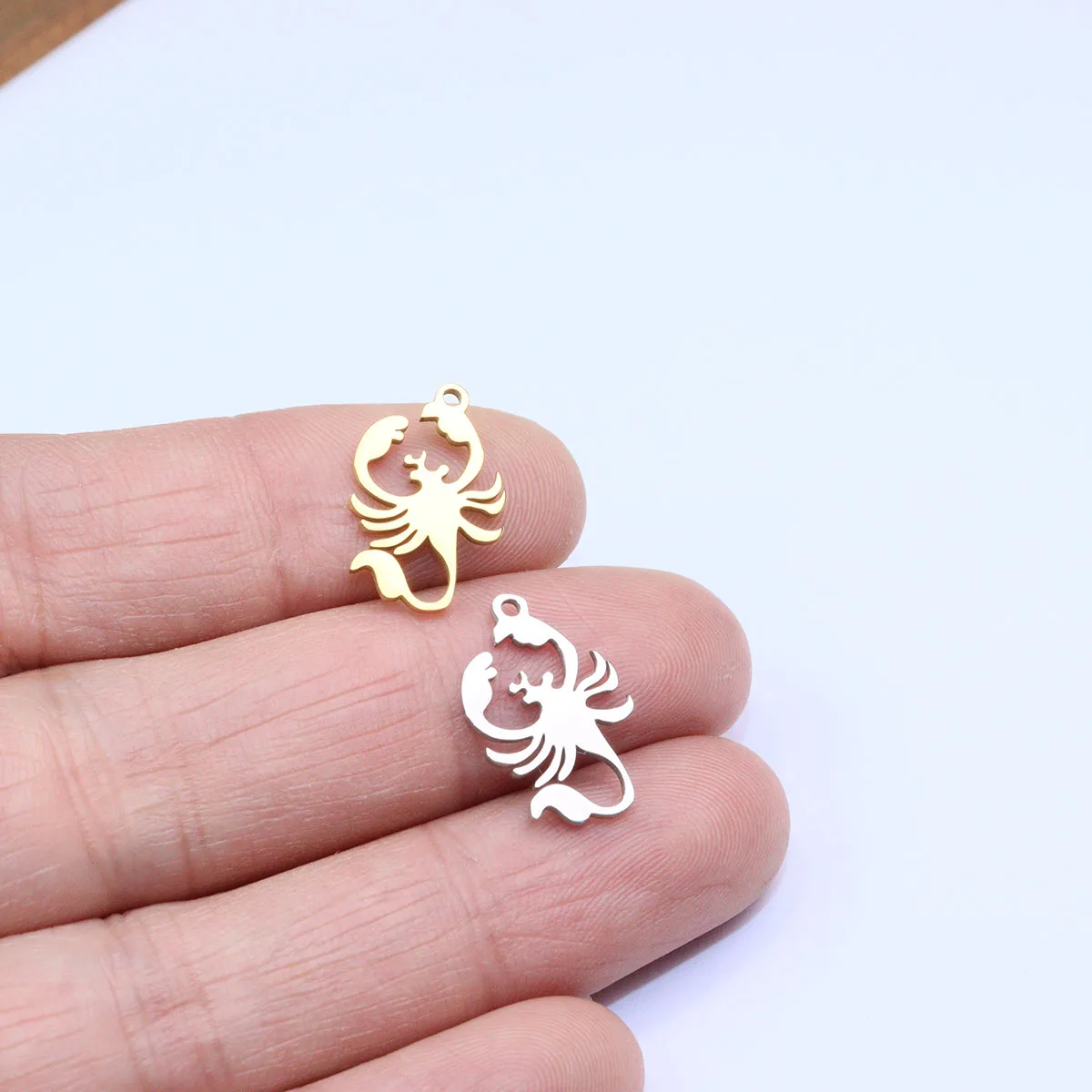 

10 шт. 15*10 мм, оптовая продажа, подвески в виде скорпиона из нержавеющей стали, подвеска «сделай сам», ожерелье, серьги, браслеты, бесцветные, 2 цвета