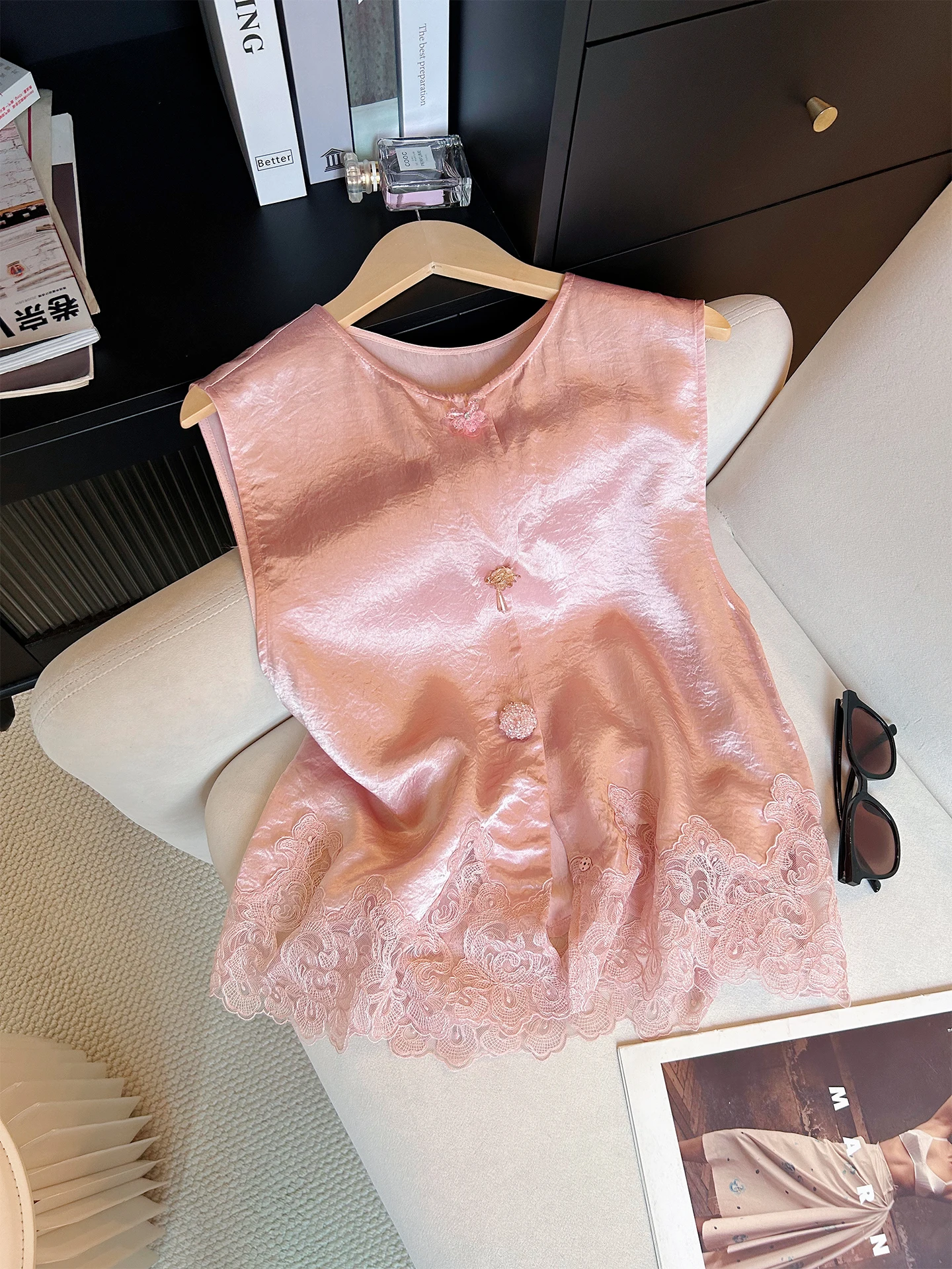 

Женский традиционный китайский жилет из ацетатного атласа с кружевной отделкой и круглым вырезом, на одной пуговице