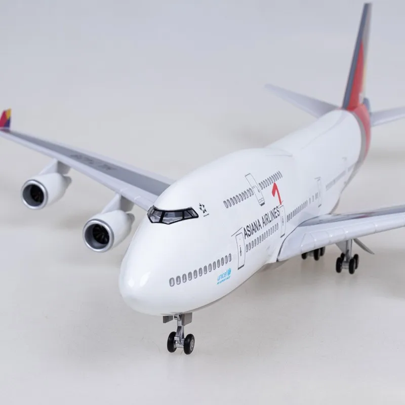 1/150 Large Scale Asiana B747 Airplane Model 18-inch L B747 Resin Diecast Airplane Model for Aviation Enthusiast Gift or Display