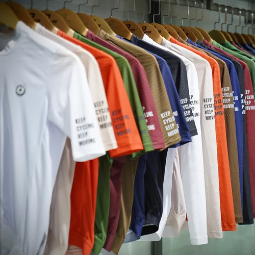 Imagen 2 del producto DAREVIE Maillot de Ciclismo de manga larga para hombre y mujer, Jersey transpirable de talla pequeña con FPS 50 +, nivel de entrenamiento