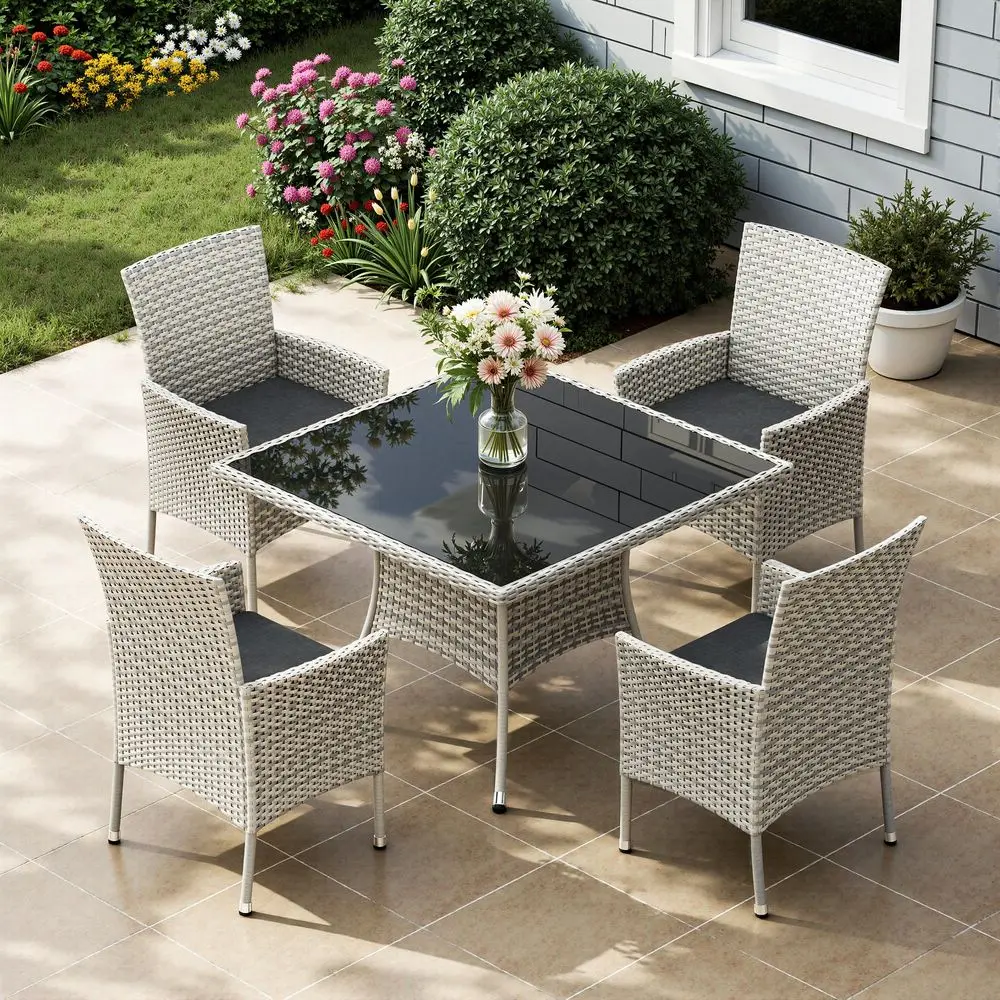 

Обеденный набор для патио, комплект садовой мебели с квадратным столом из закаленного стекла и 4 плетеными стульями, раскладная конструкция для больших групп.