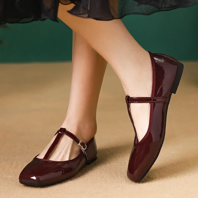 Patent Leather T-strap Mary Janes Shoes Women Shiny Glossy Vintage Flats Loafers Female Square Toe Soft Elegant Black Shoes