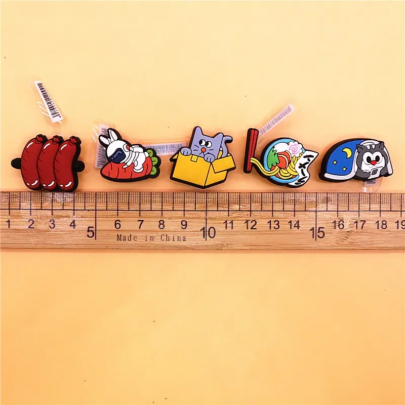 Original 1pcs Japanese Ramen Sausage PVC Shoe Charms Accessories Funny Cats Jeans Rabbit Astronaut Sandal Upper Decorations Pins