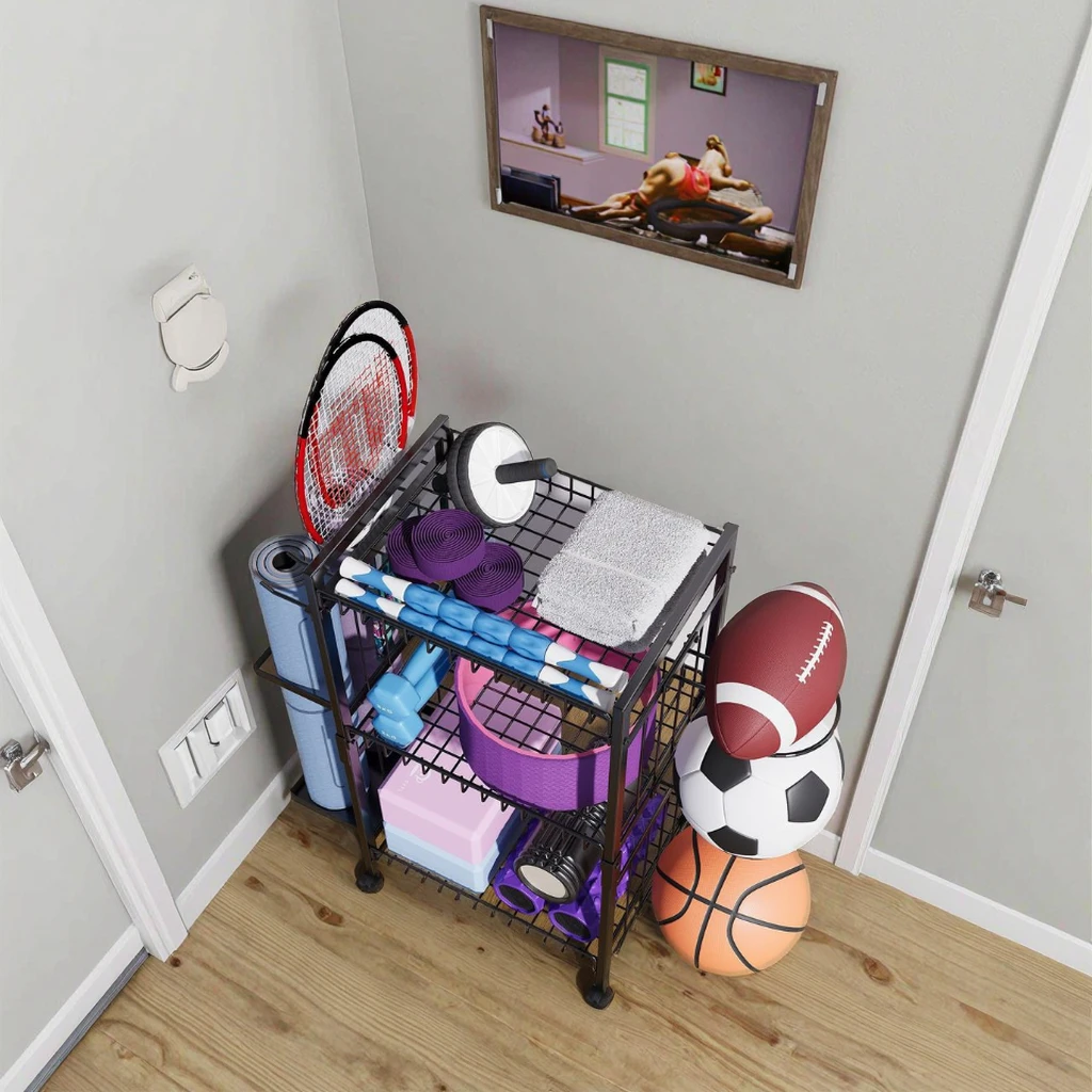 رف تخزين معدات اللياقة البدنية متعدد الطبقات قابل للإزالة لكرة السلة واليوجا وبساط الدمبل الرغوي وتصميم سلة متينة