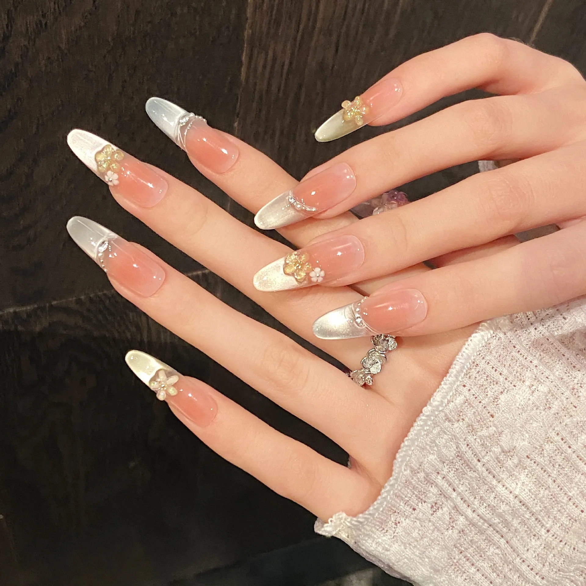 

10pcs Colorful French Handmade Fake Nails Tips Flower Design Press on Nails Cat's Eye Long Oval False Nail Sets Diamond Manicure