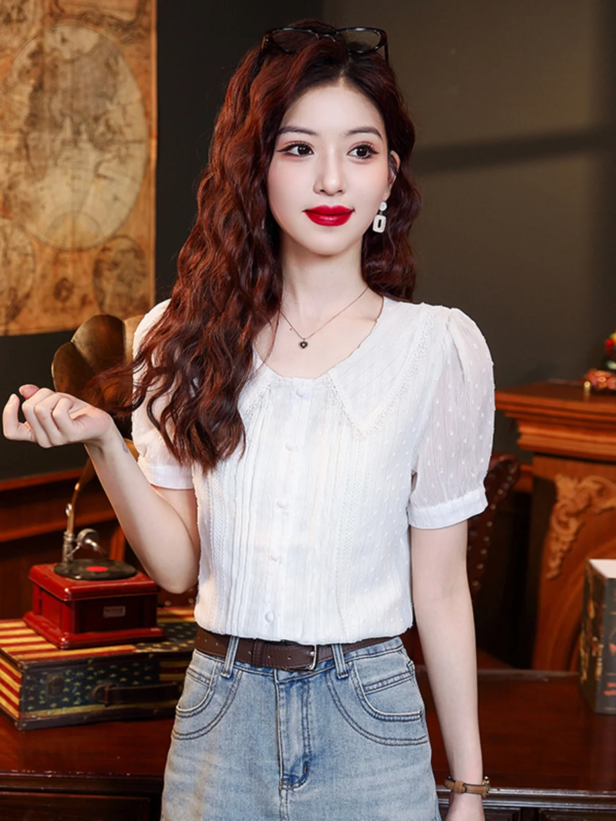 

White Lace Doll Collar Women's irt Summer 2026 New Sle Chiffon Top ort Sve Versatile Faion Polyester Fiber 00%