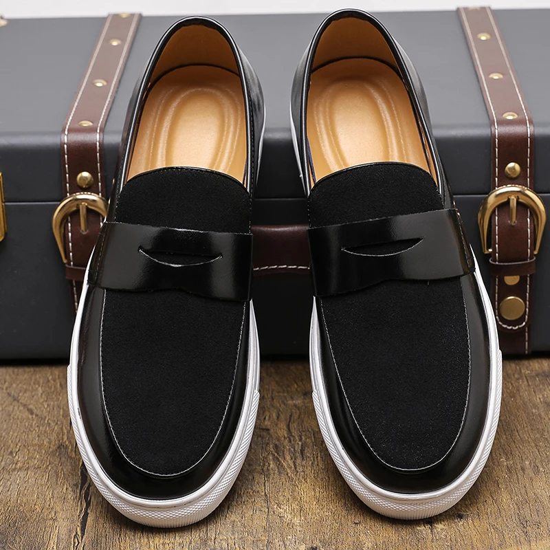 

Men Loafers with PU Splicing and Anti Suede Leather Casual and Fashionable Simple and Versatile Flat Bottomed Shoe Covers