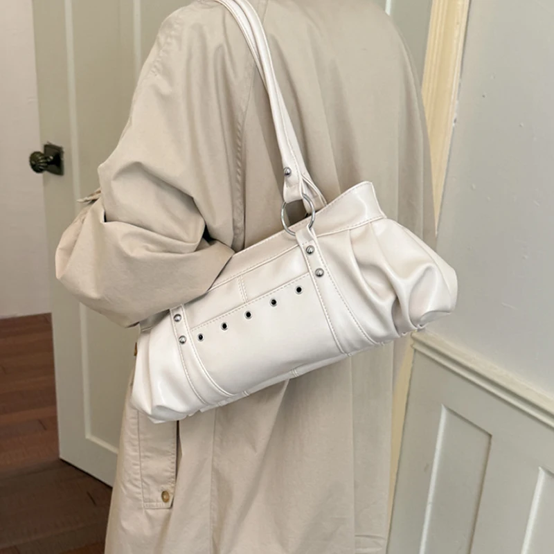 Metallnietenverzierte Unterarm-Schultertasche, Damen Einfarbige Preppy Pendler-Handtasche mit Nieten-Dekor, Koreanische Y2k Mädchen Weiche Casual Tragetasche – Detail 17