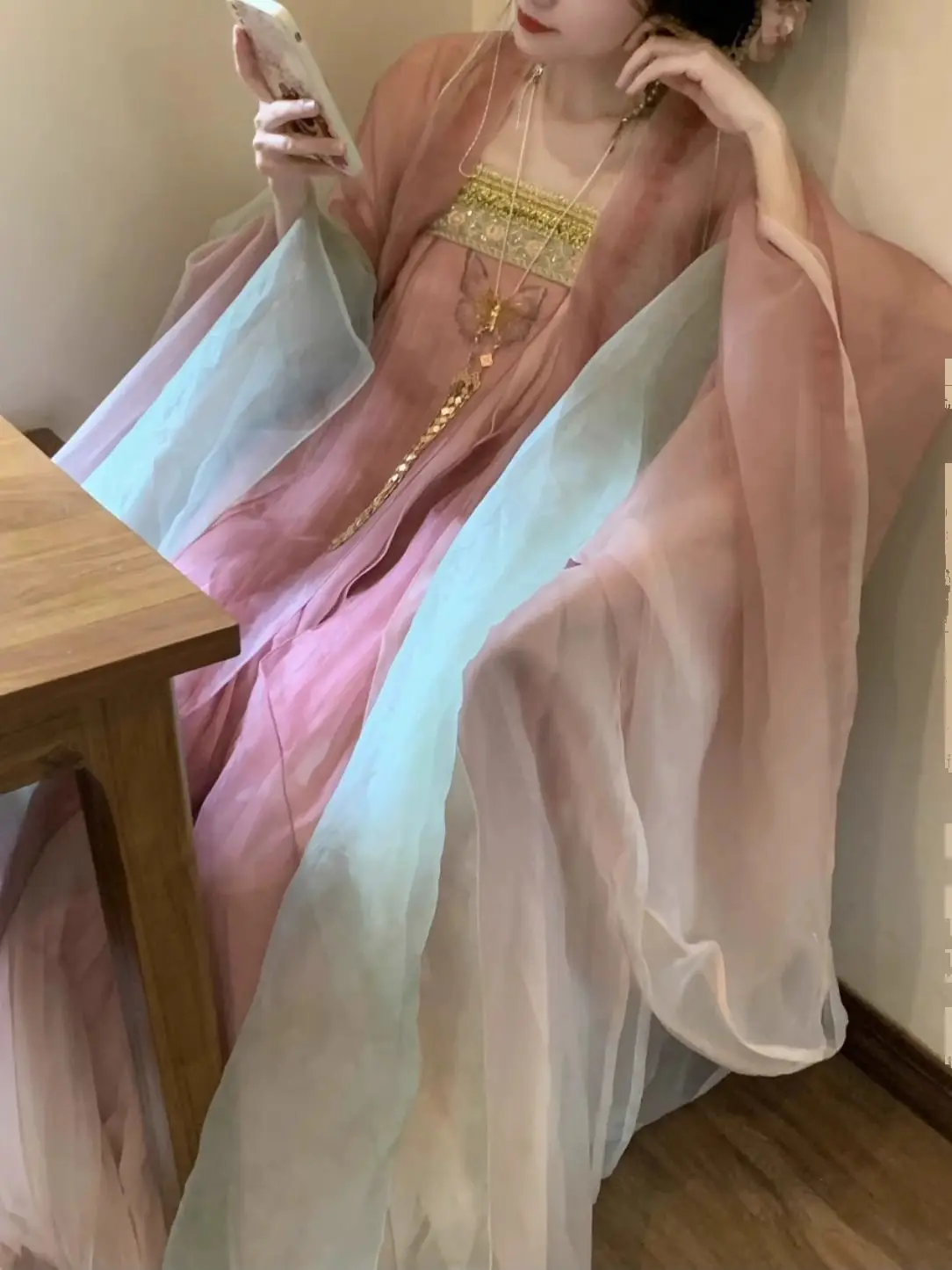 

Tang Dynasty Pink Green One piece Chest length Embroidery Print Large Sleeve Dress Set Hanfu Women's Spring and Summer New 2026