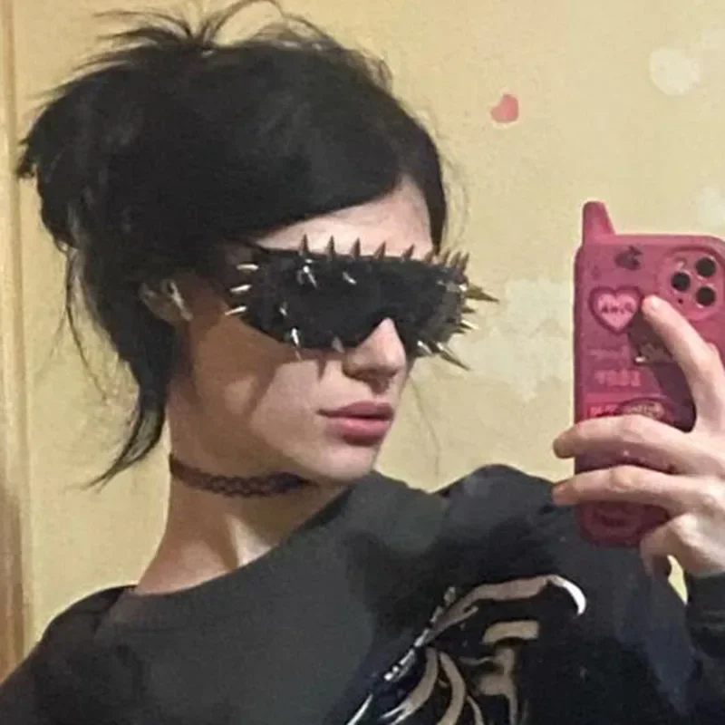 Y2K Steampunk Big Frame Nail Rivet Sunglasses Women For Men Vintage Luxury Brand Designer Sun Glasses Popular One Piece Eyewear