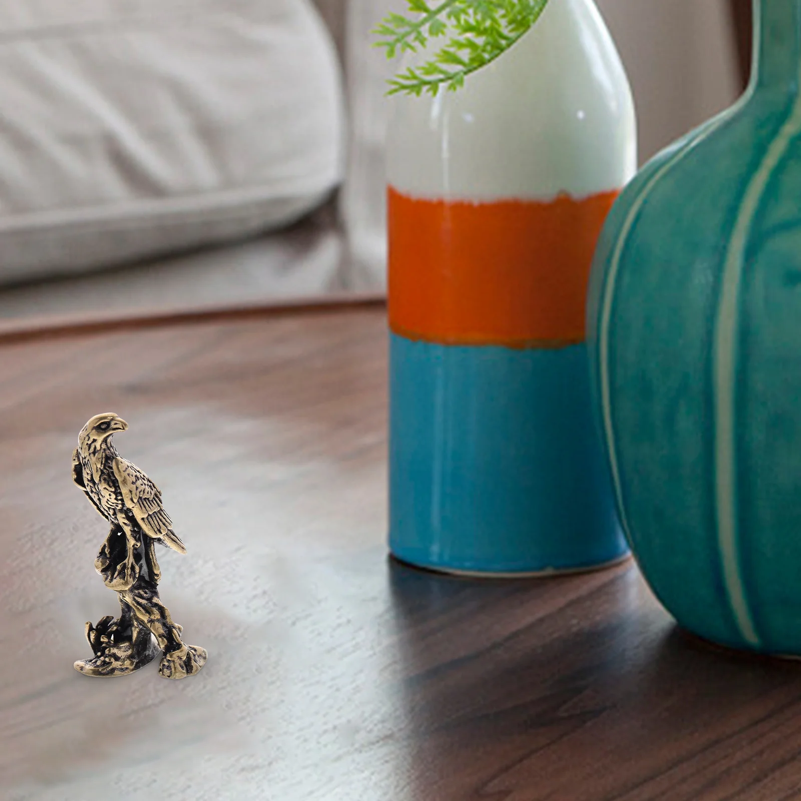 

Brass Eagle Sculpture Vintage Design Decorative Desktop Statue for Office Home Tabletop Art Decor Realistic Eagle Ornament