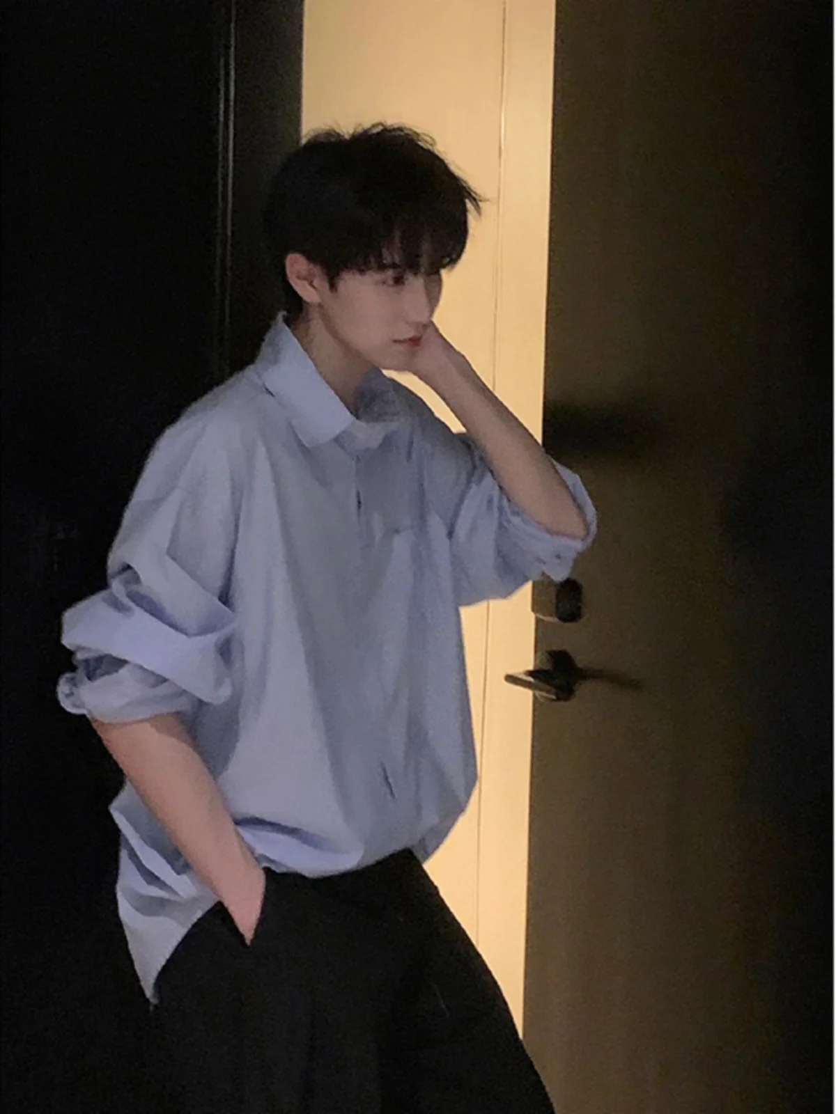 

Синяя полосатая рубашка в американском стиле с длинным рукавом для мальчиков, модная осенняя повседневная рубашка из хлопка и полиэстера с пуговицами, не требующая глажки