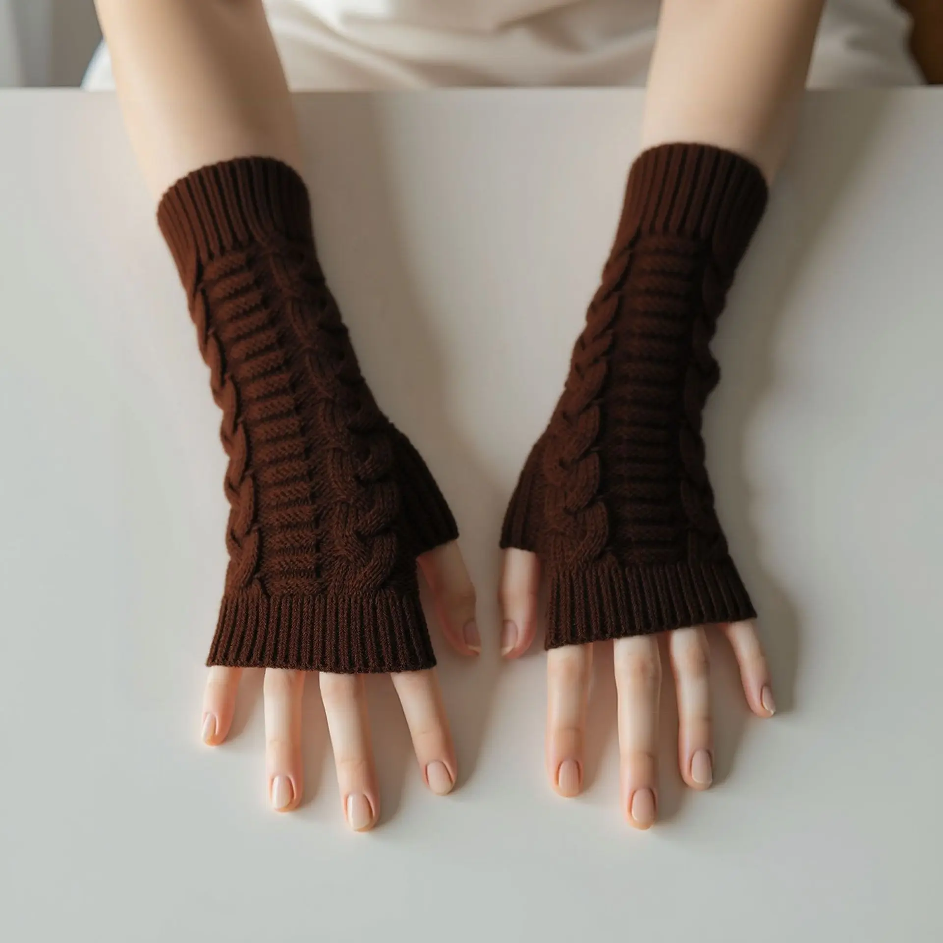 قفازات قصيرة محبوكة للخريف/الشتاء بسيطة، معصم دافئ مفتوح الأصابع وأكمام للذراع للرجال والنساء